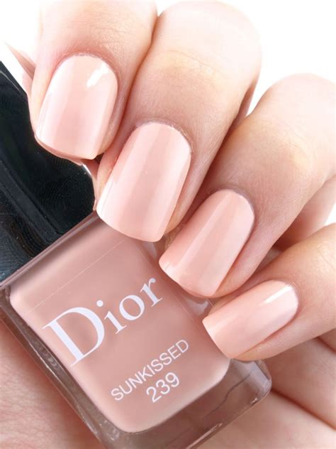 NAILS BY DIOR 